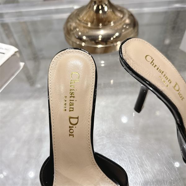 20251128184320935 250